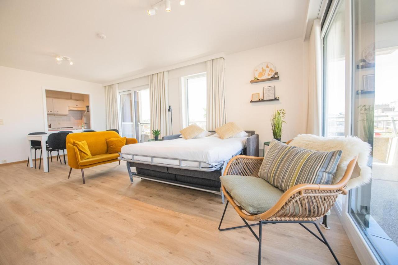 Between Waves Apartment *